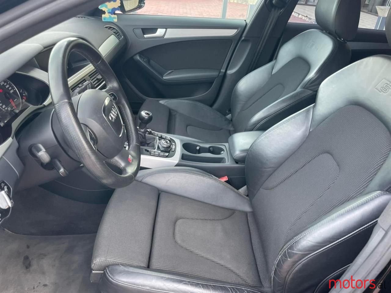 2010' Audi A4 photo #6