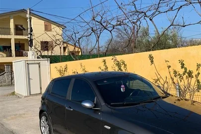 2009' Alfa Romeo Alfa 147