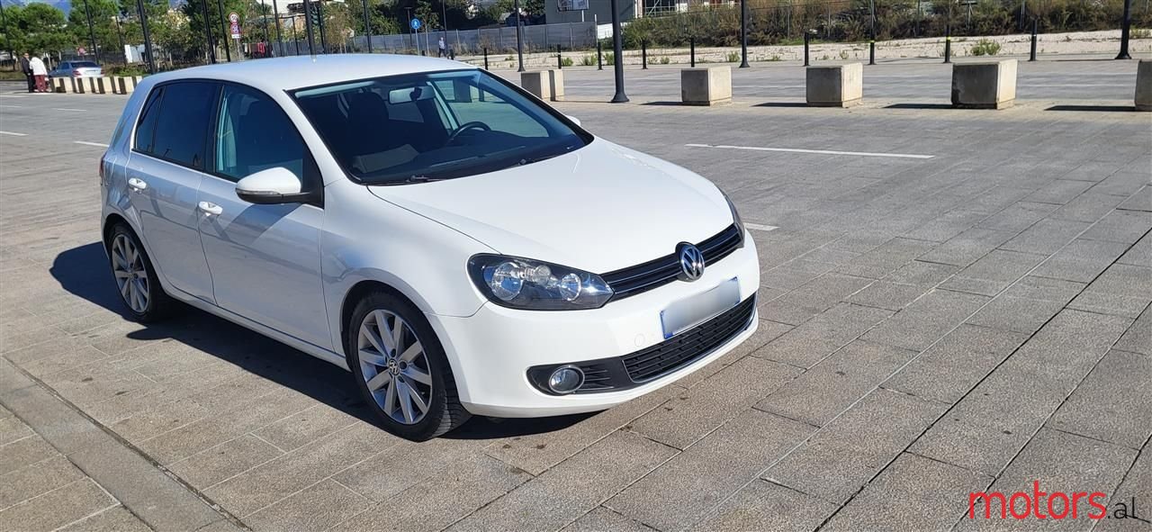 2010' Volkswagen Golf photo #5