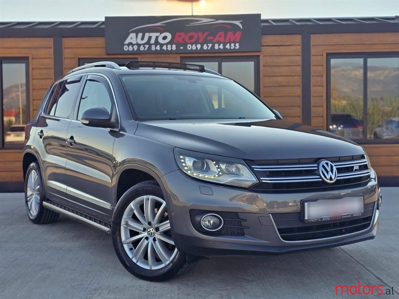 2013' Volkswagen Tiguan photo #2