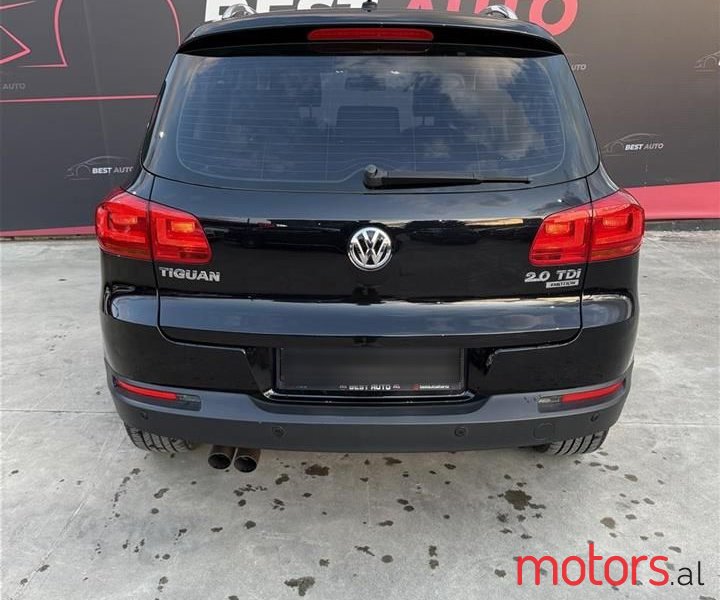 2015' Volkswagen Tiguan photo #4