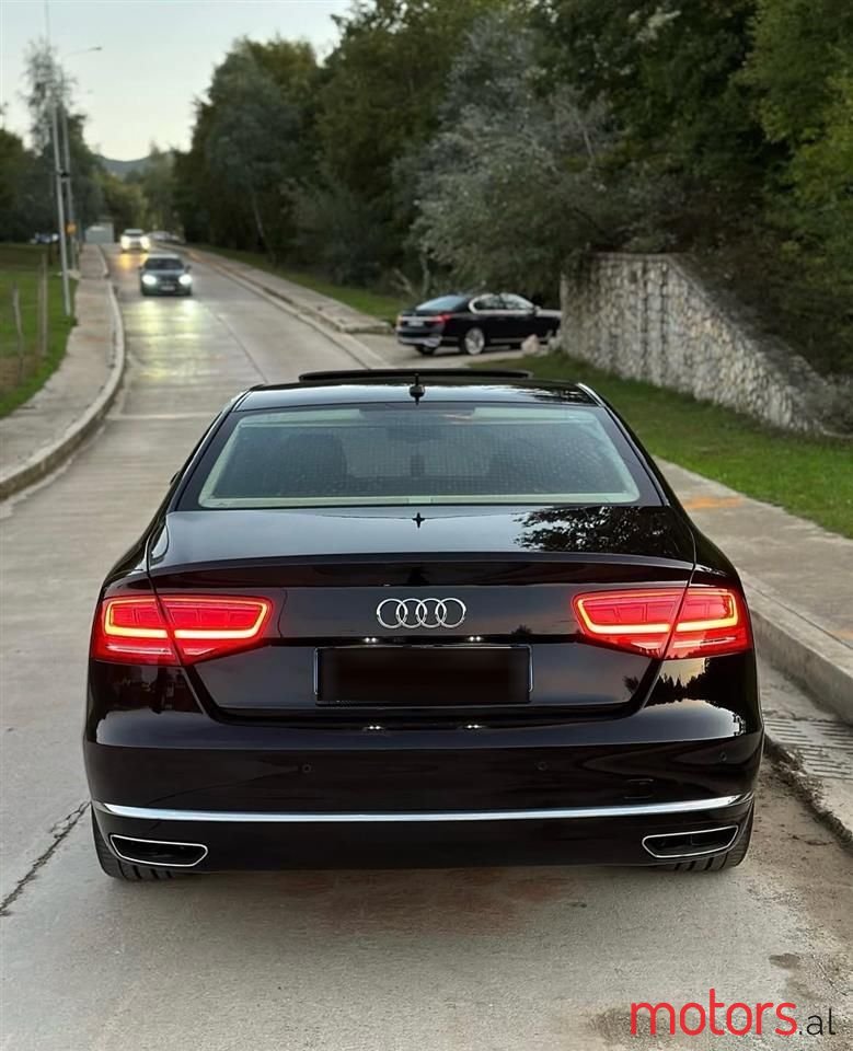 2012' Audi A8 photo #3