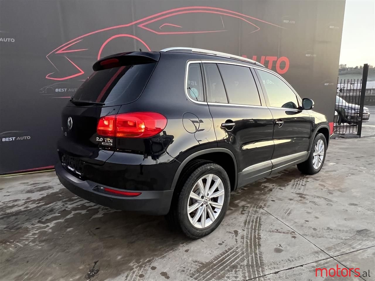 2014' Volkswagen Tiguan photo #5