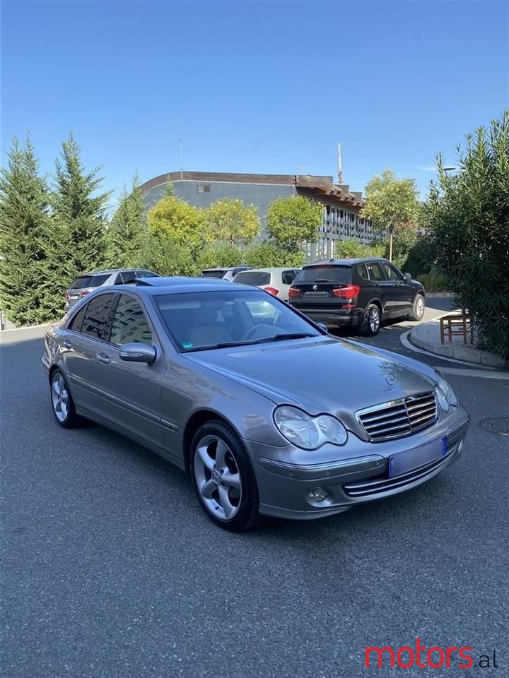 2005' Mercedes-Benz C 220 photo #2