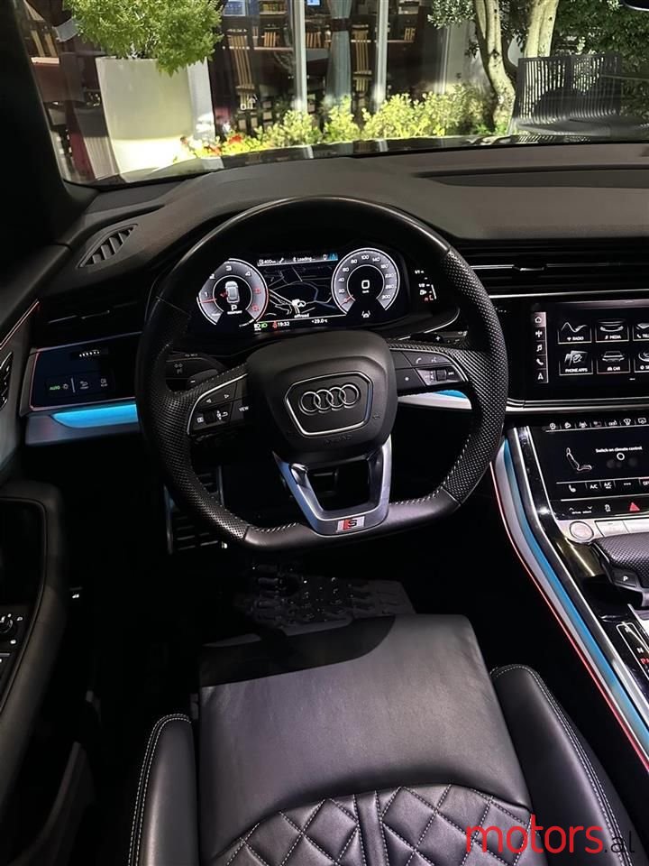 2020' Audi Q8 photo #2