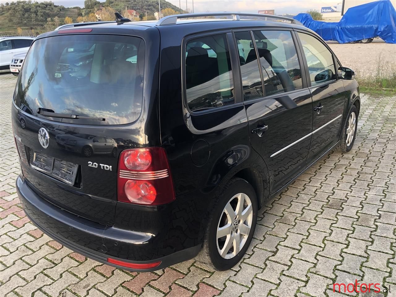 2007' Volkswagen Touran photo #6