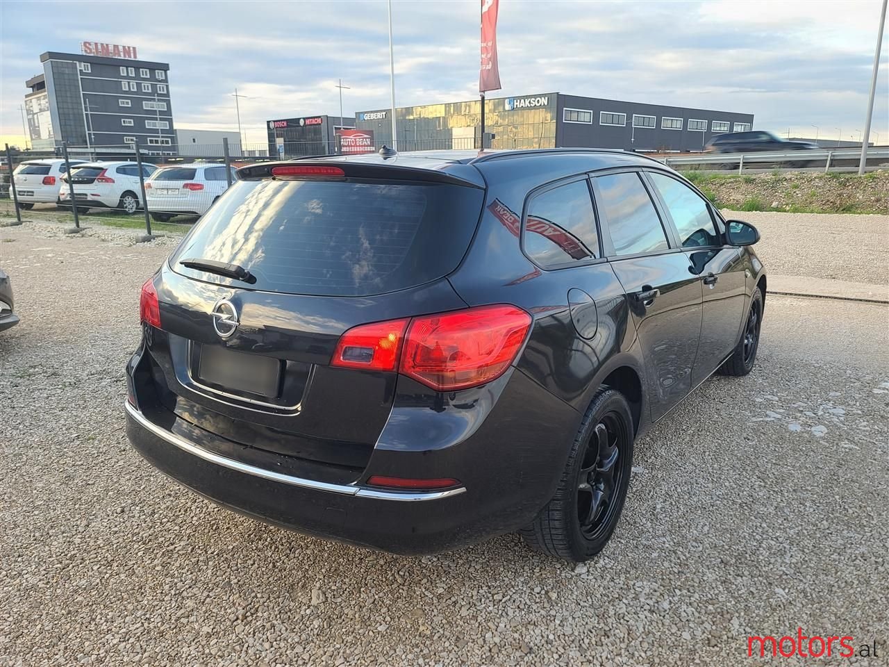 2015' Opel Astra photo #6