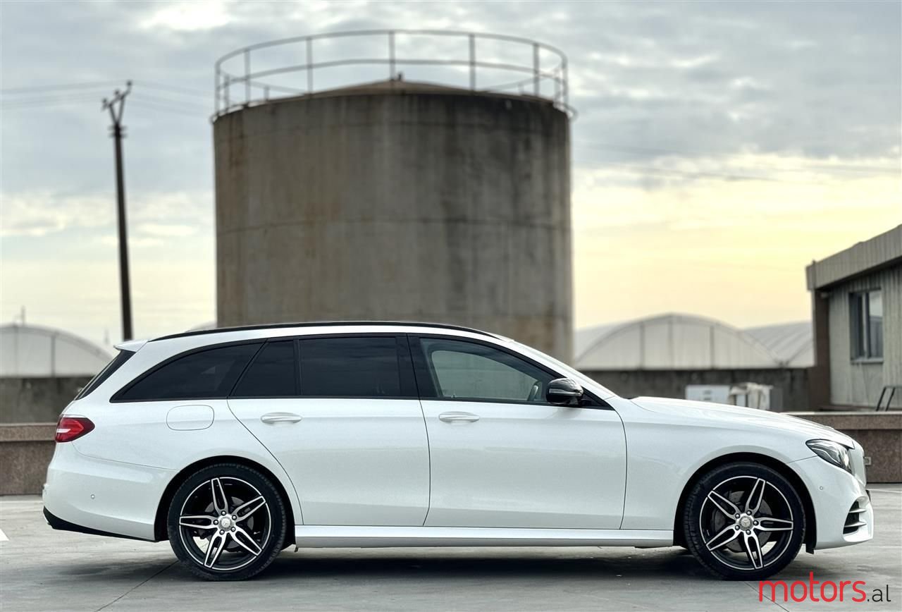 2018' Mercedes-Benz E 220 photo #6
