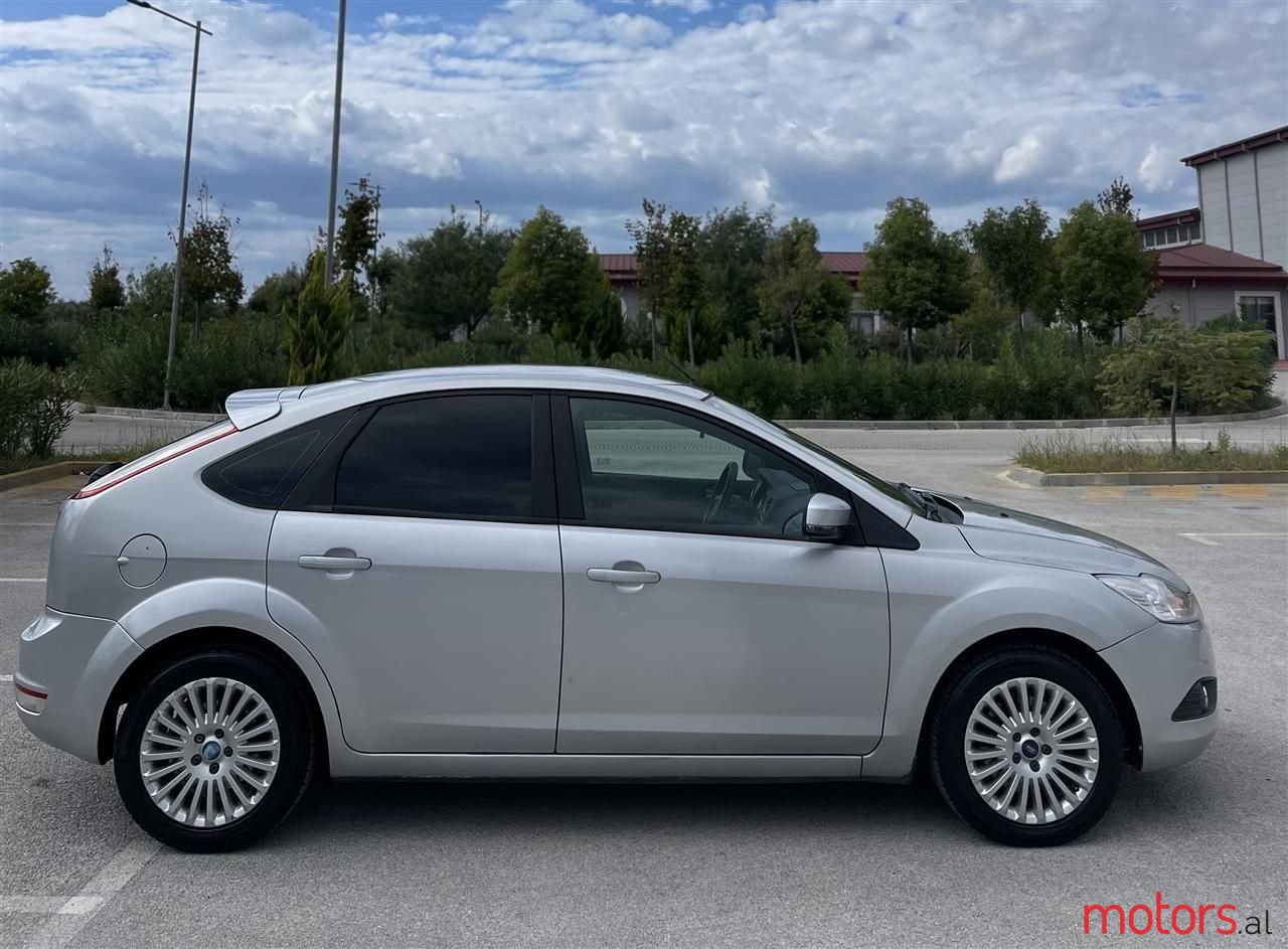 2010' Ford Focus photo #6