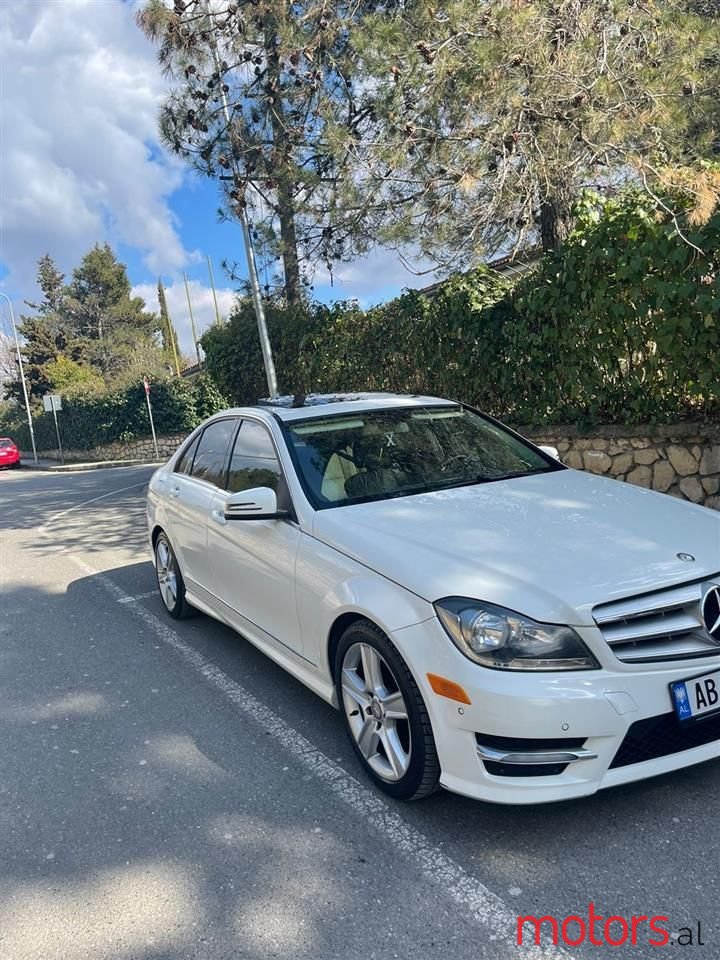 2012' Mercedes-Benz C 250 photo #2