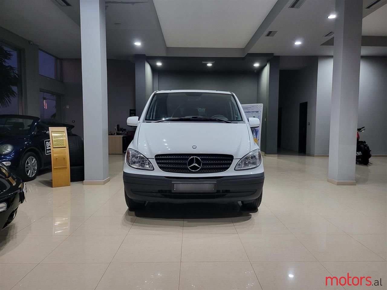 2011' Mercedes-Benz V 220 photo #3