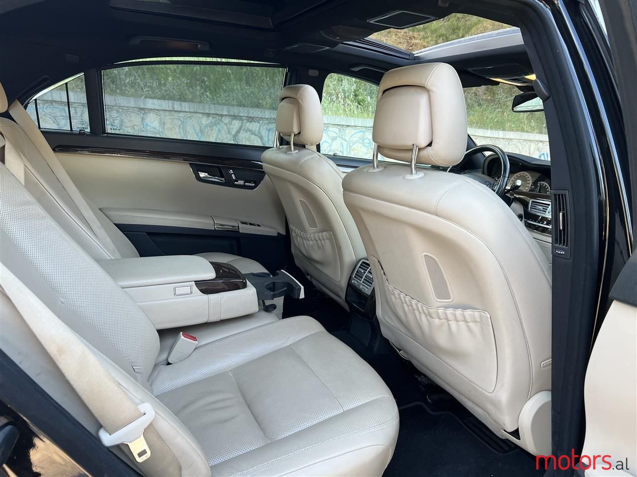 2010' Mercedes-Benz S 350 photo #6