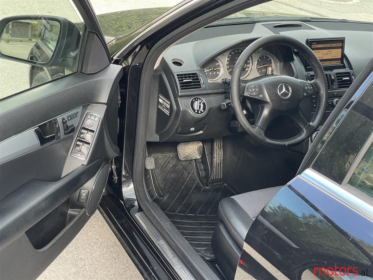 2008' Mercedes-Benz C 220 photo #6