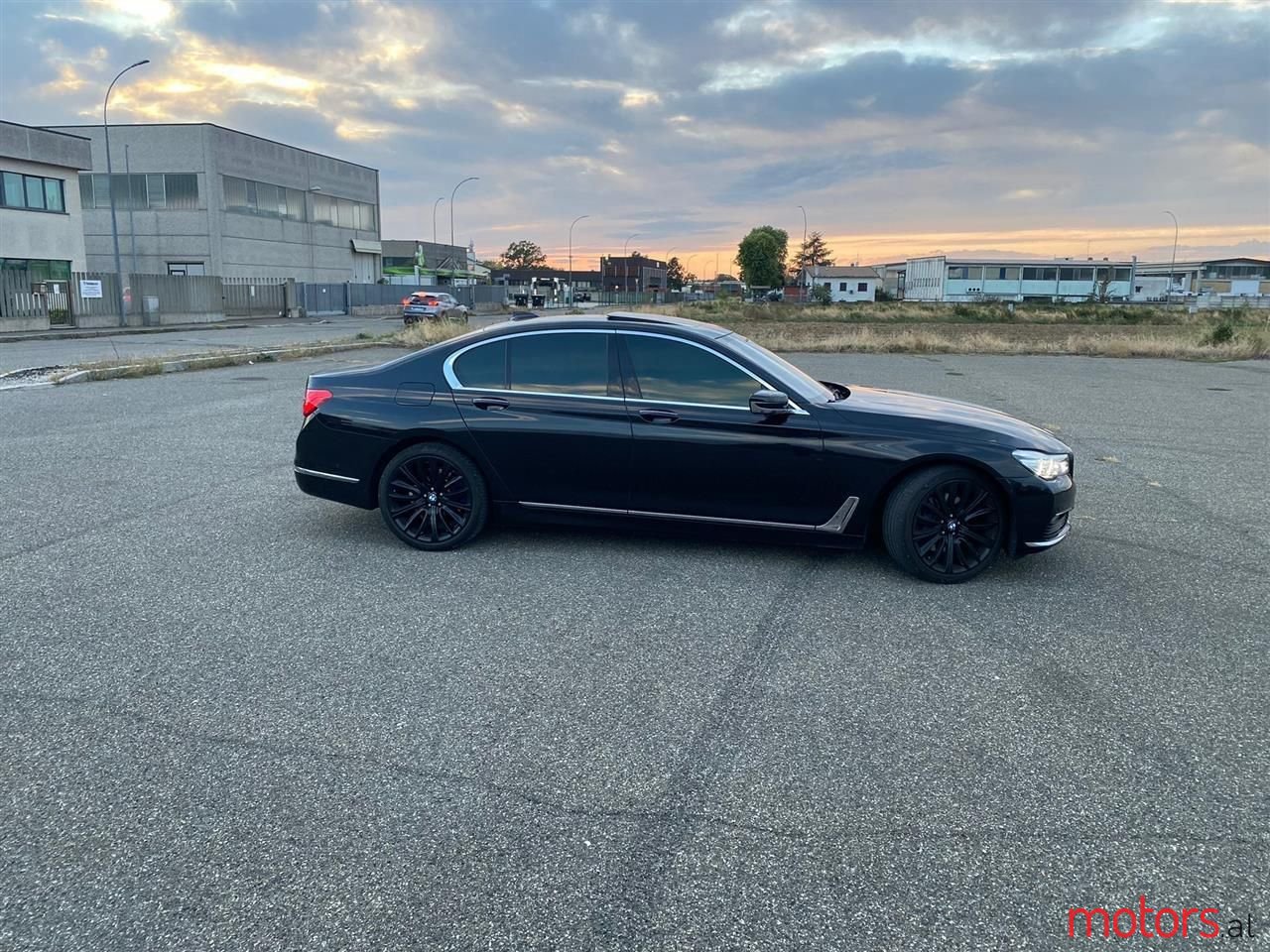 2016' BMW 730 photo #2