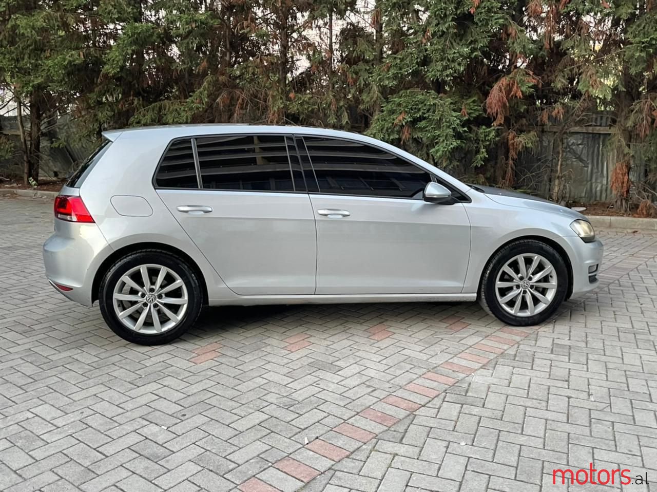 2013' Volkswagen Golf photo #2