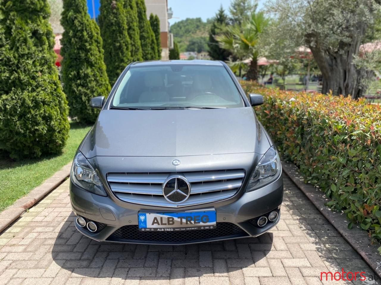 2013' Mercedes-Benz B 180 photo #2