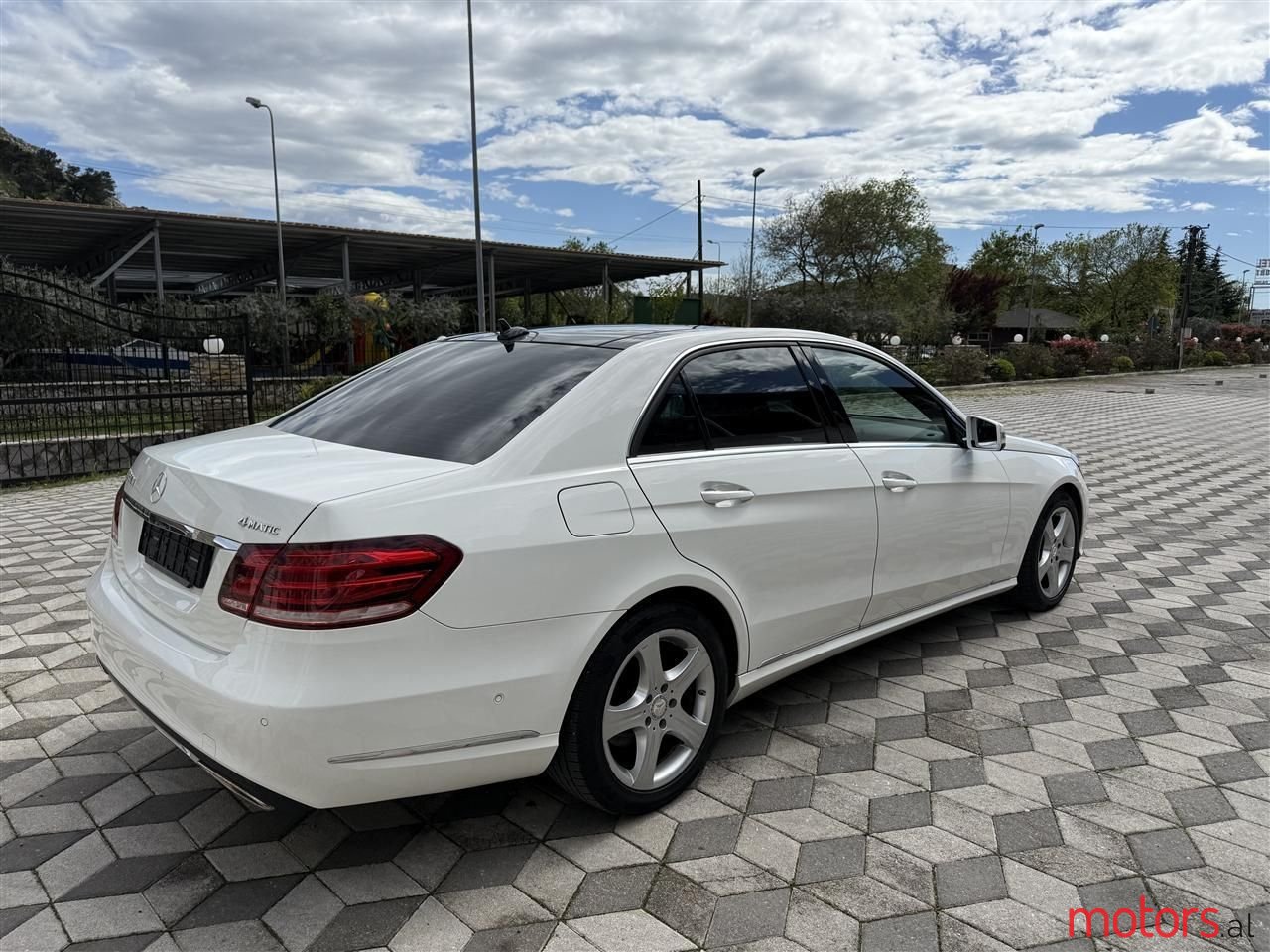 2014' Mercedes-Benz E 250 photo #6