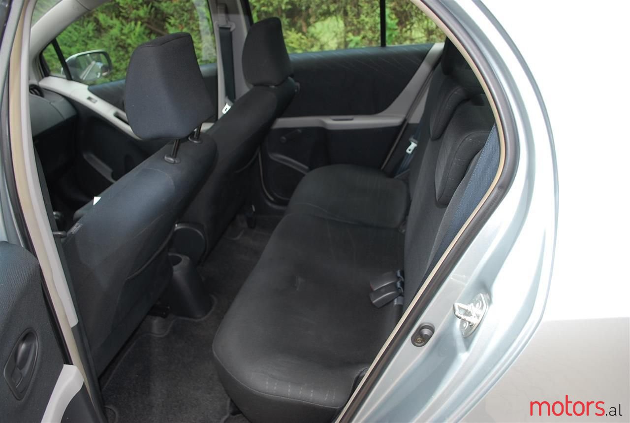 2006' Toyota Yaris photo #5