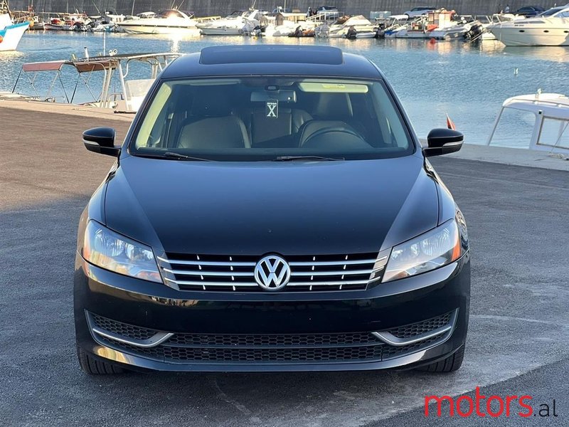 2012' Volkswagen Passat photo #1