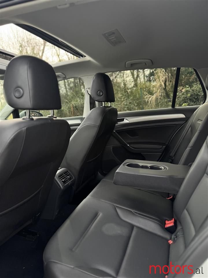 2016' Volkswagen Golf photo #5