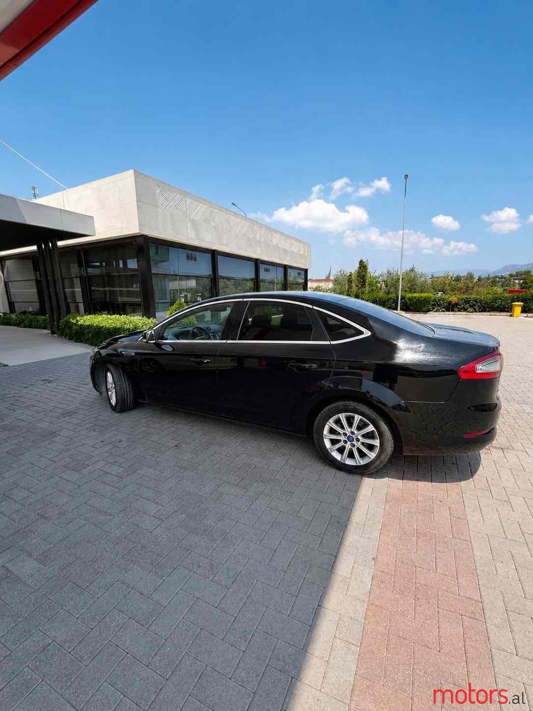 2013' Ford Mondeo photo #6