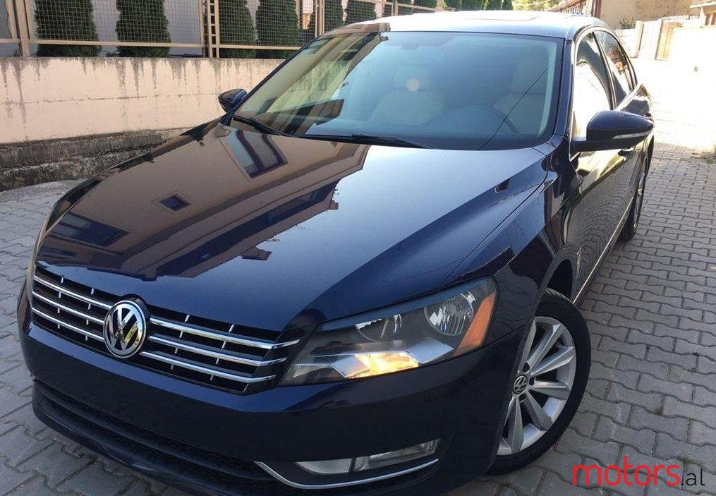 2012' Volkswagen Passat photo #1