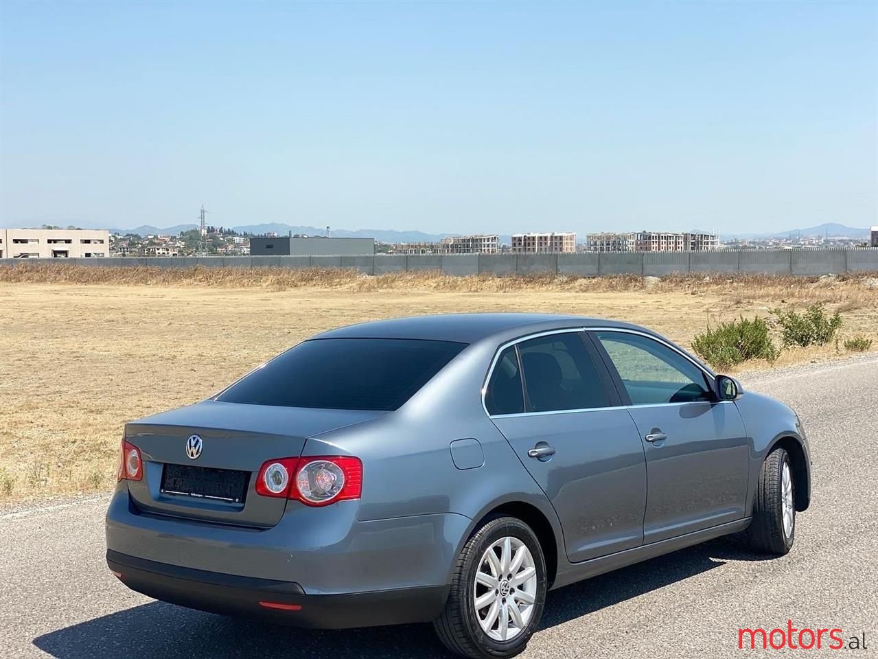 2009' Volkswagen Golf photo #1