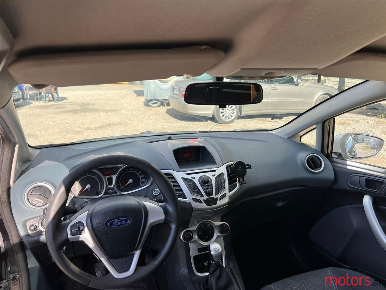 2011' Ford Fiesta photo #5