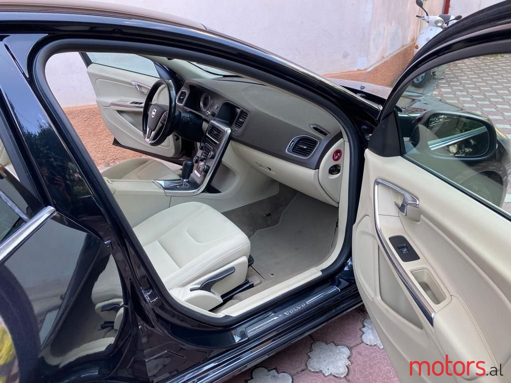 2012' Volvo V60 photo #3