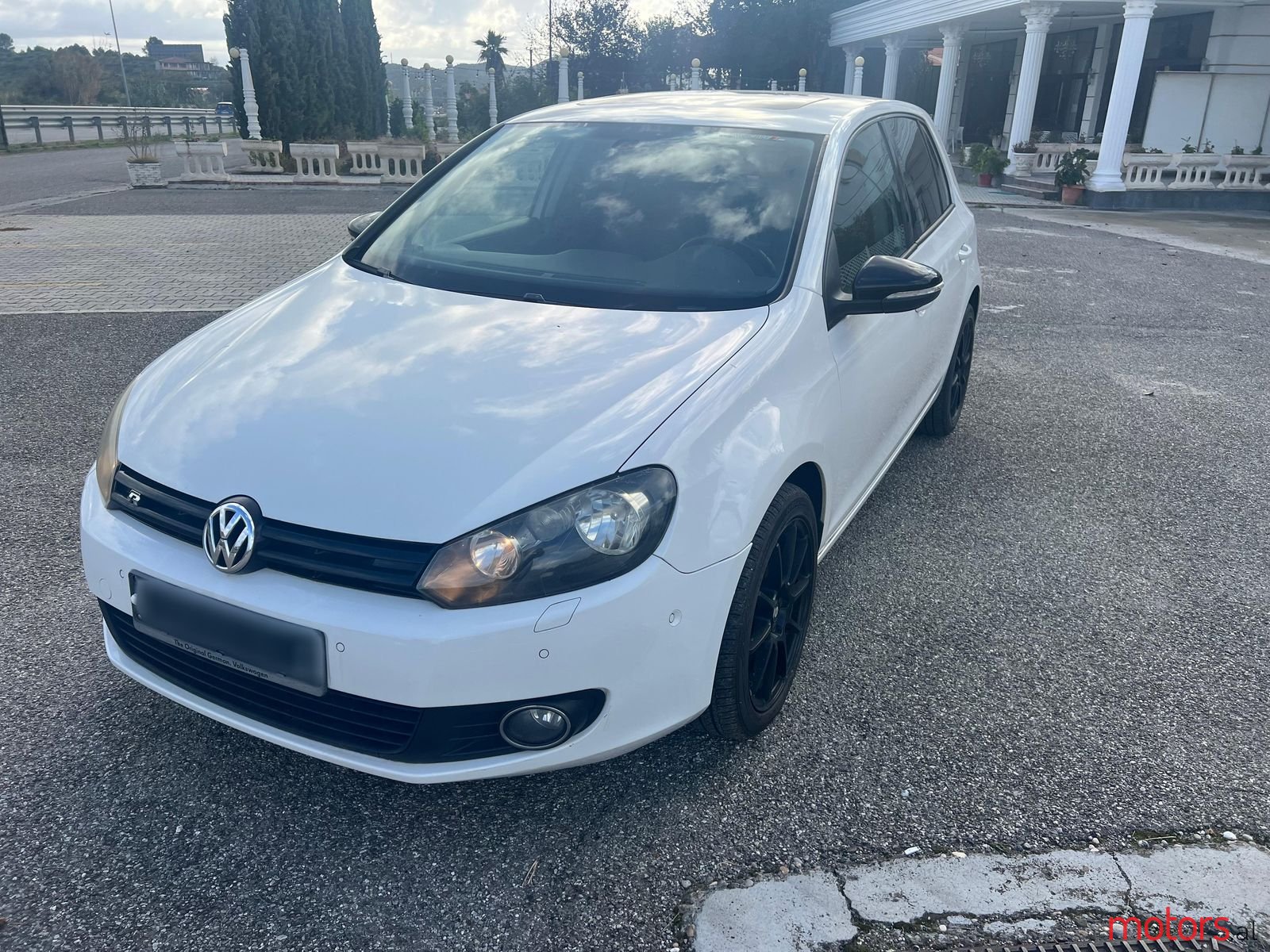 2010' Volkswagen Golf photo #1