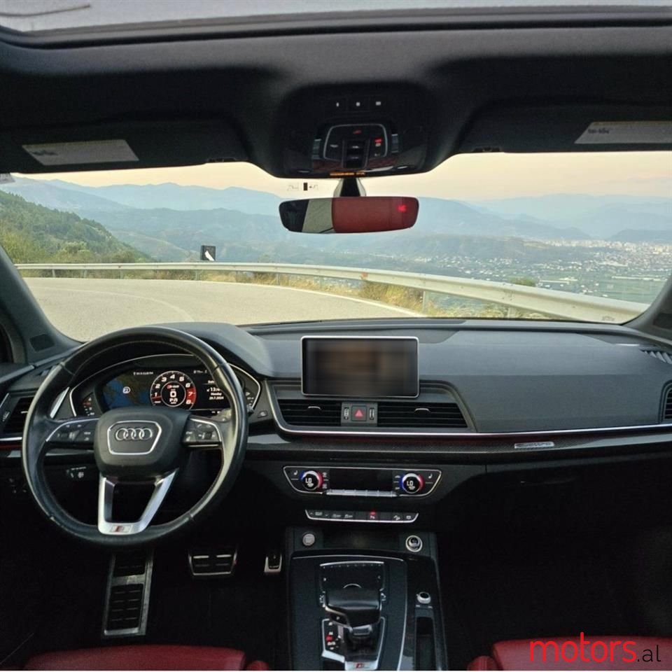 2019' Audi SQ5 photo #6