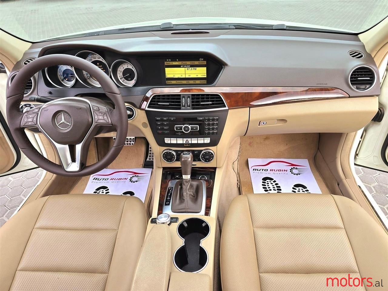 2012' Mercedes-Benz C 300 photo #5