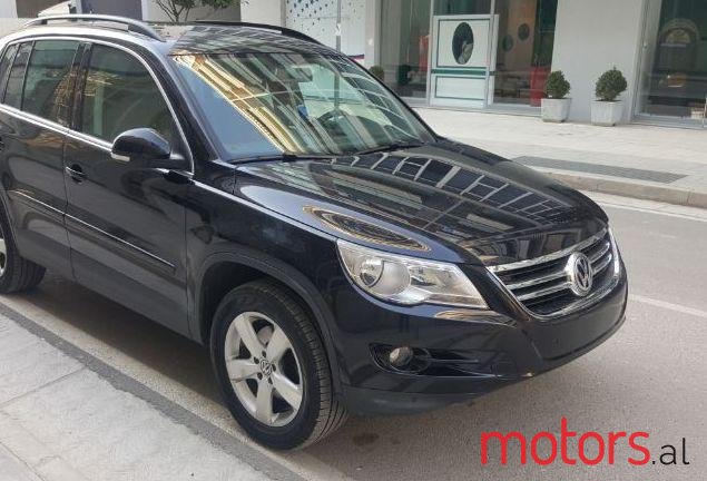 2009' Volkswagen Tiguan photo #2