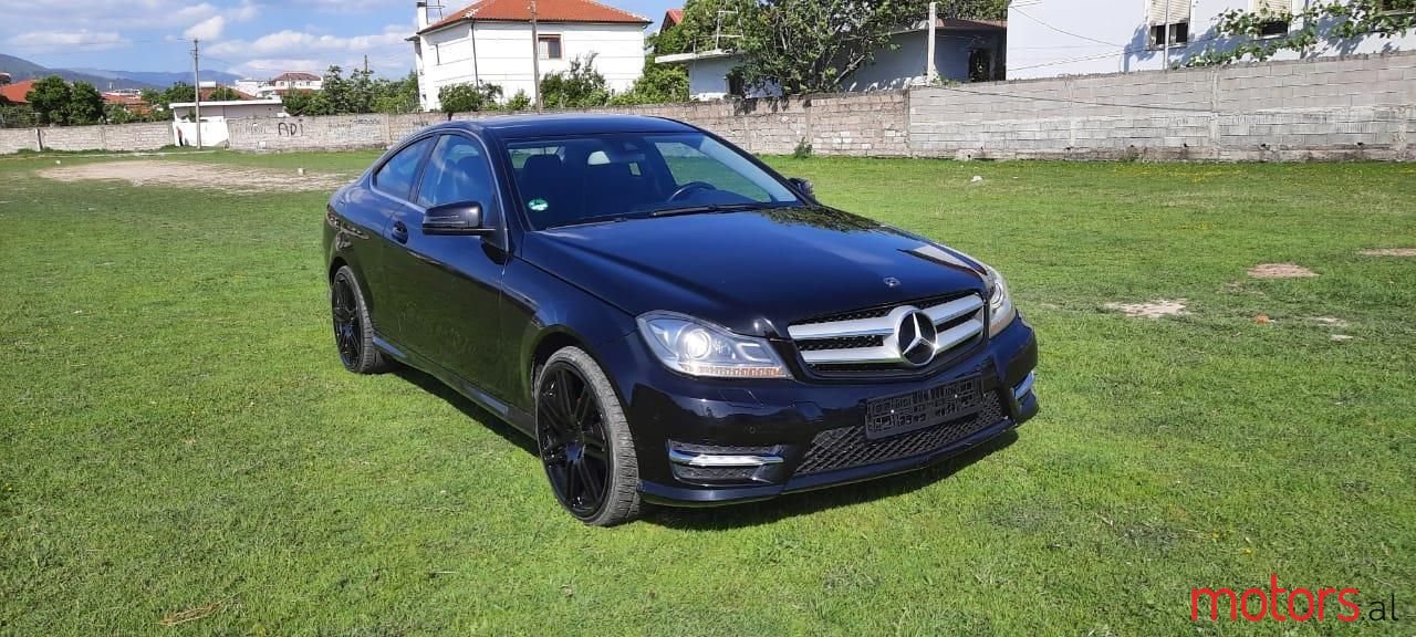 2011' Mercedes-Benz C 180 photo #3