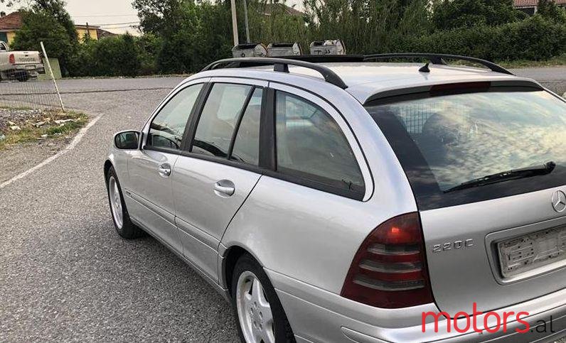 2002' Mercedes-Benz C 220 photo #2