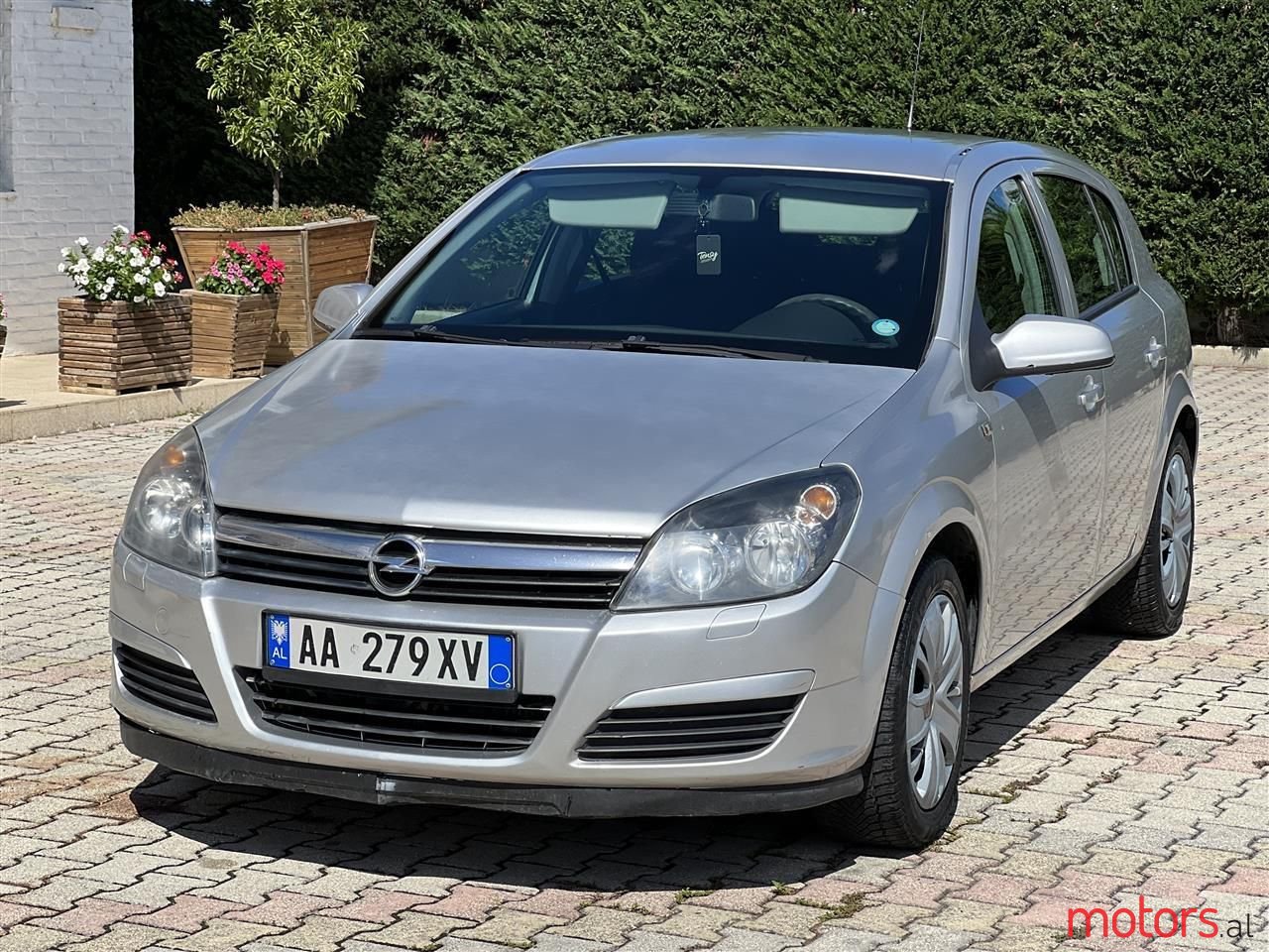 2005' Opel Astra photo #1
