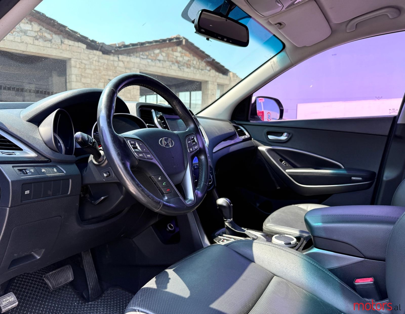 2015' Hyundai Santa Fe photo #5