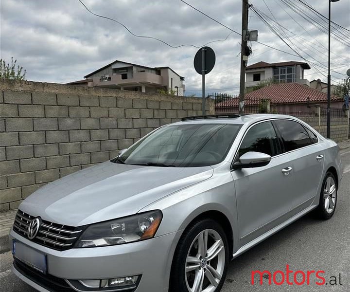 2013' Volkswagen Passat photo #1