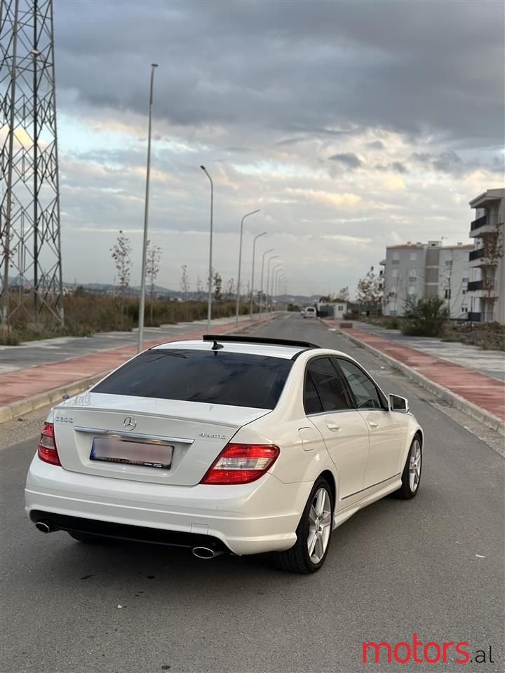 2011' Mercedes-Benz C 300 photo #4
