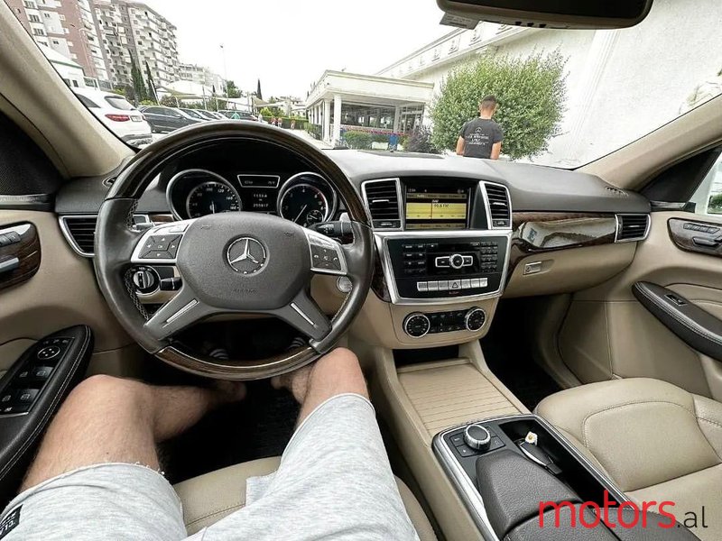 2012' Mercedes-Benz ML 350 photo #4