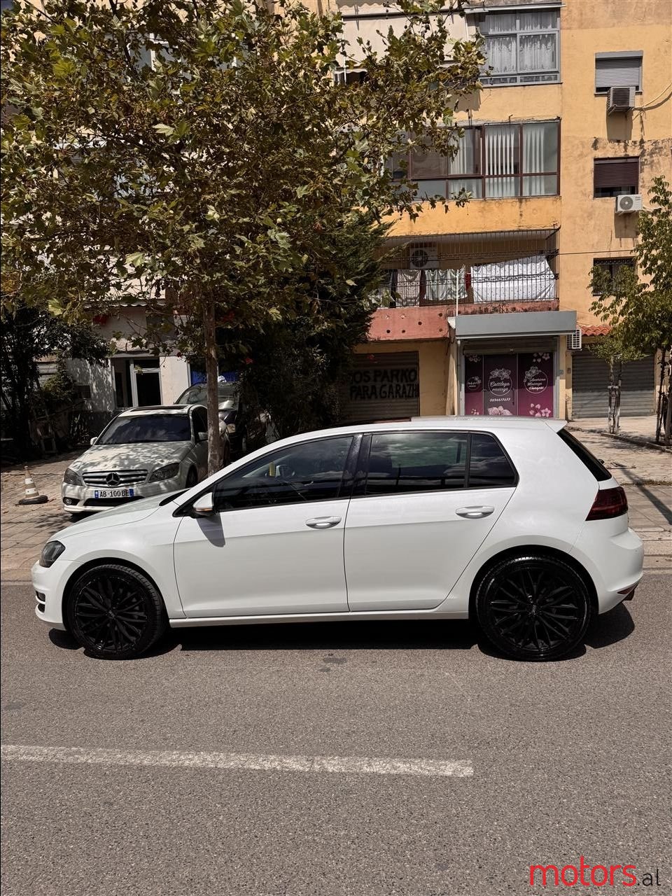 2013' Volkswagen Golf photo #2