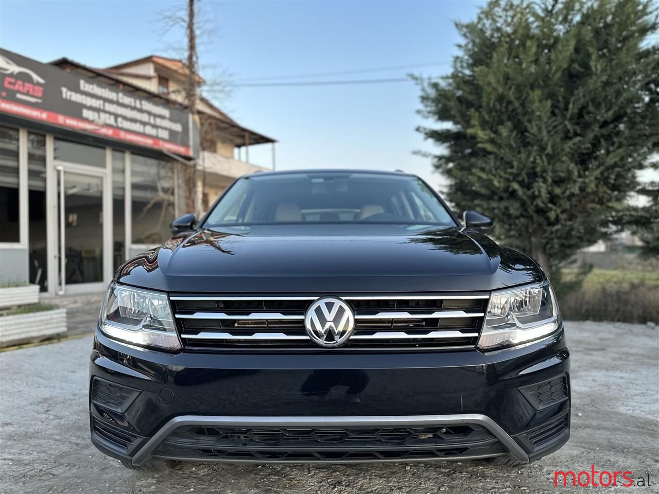 2020' Volkswagen Tiguan photo #5