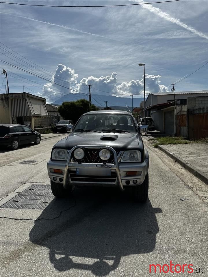 2002' Mitsubishi L200 photo #2