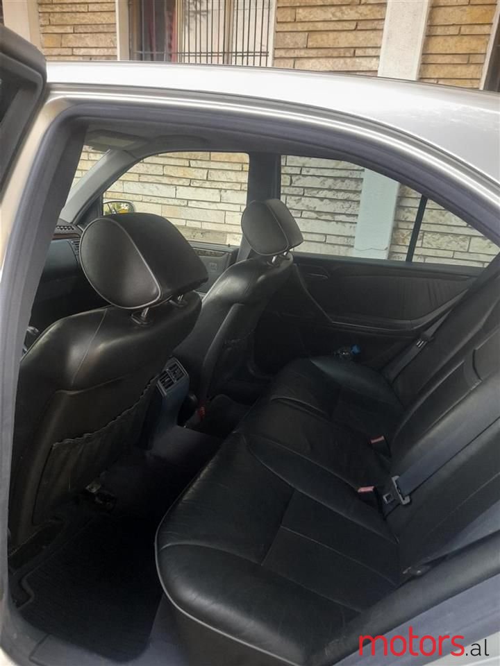 2001' Mercedes-Benz 270 photo #2