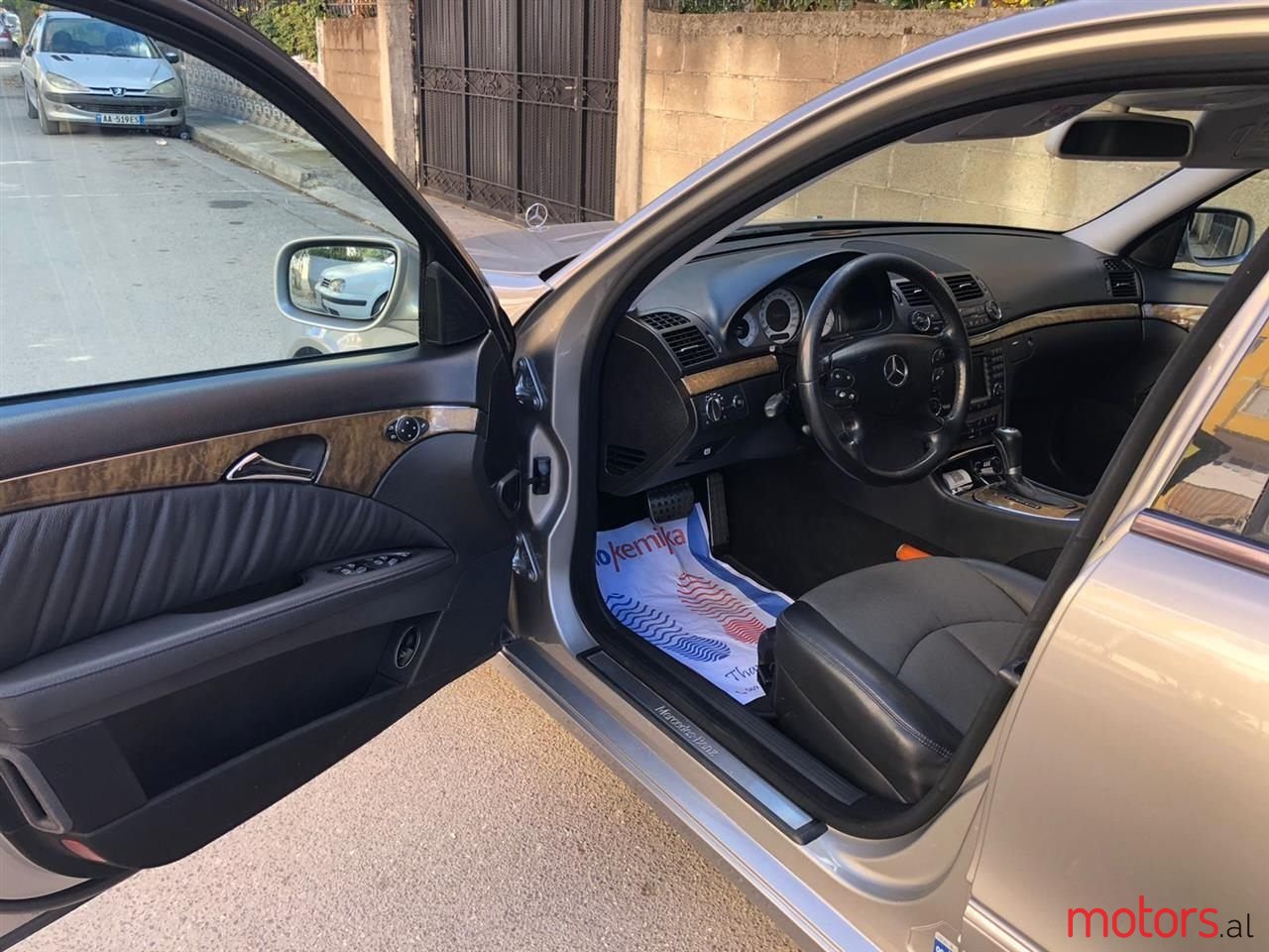 2008' Mercedes-Benz E 280 photo #6