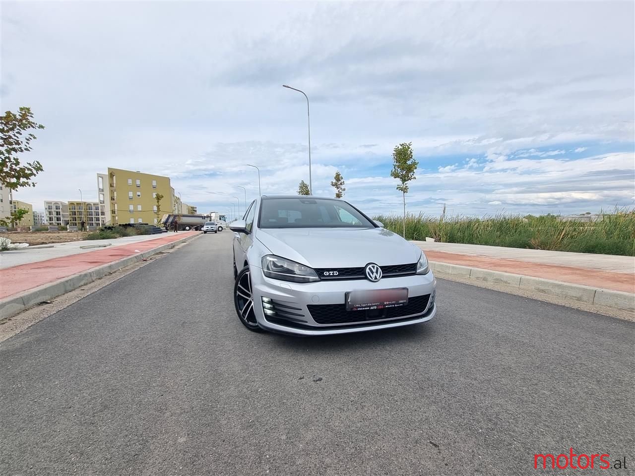 2016' Volkswagen Golf photo #1