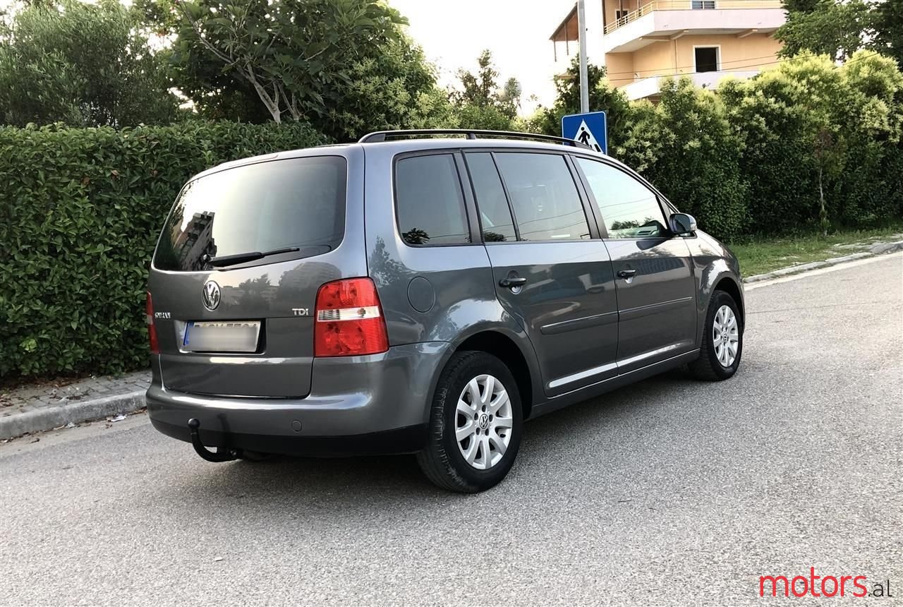 2006' Volkswagen Touran photo #5