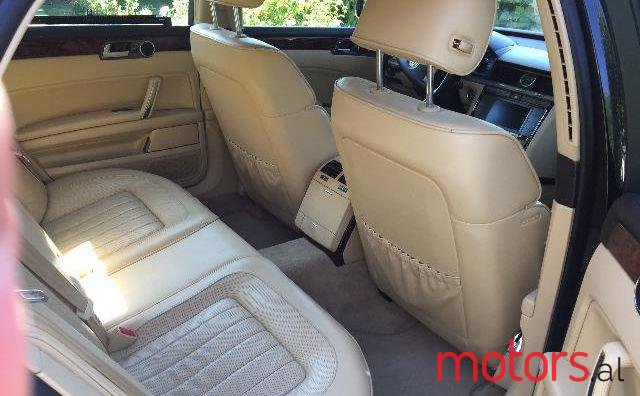 2009' Volkswagen Phaeton photo #1