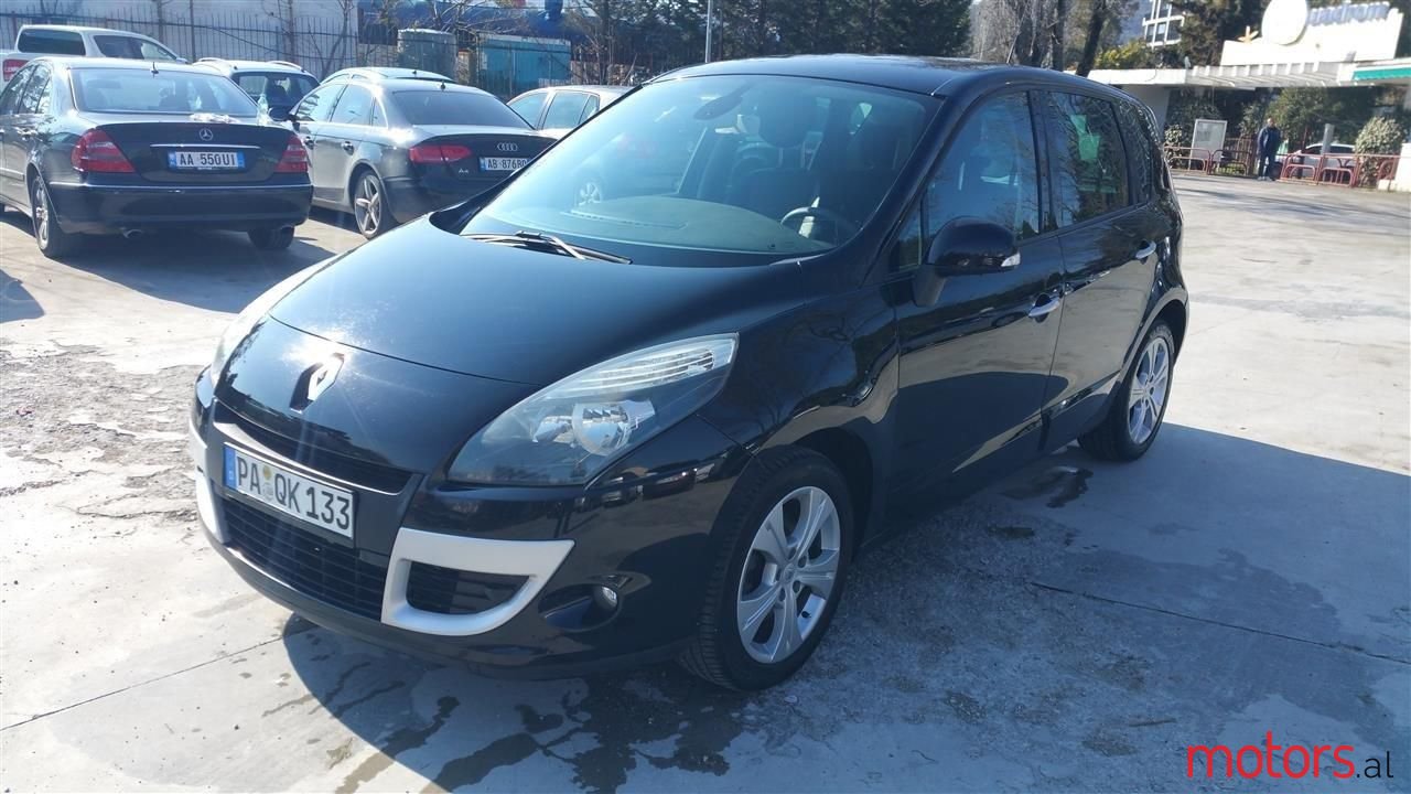 2011' Renault Scenic photo #2