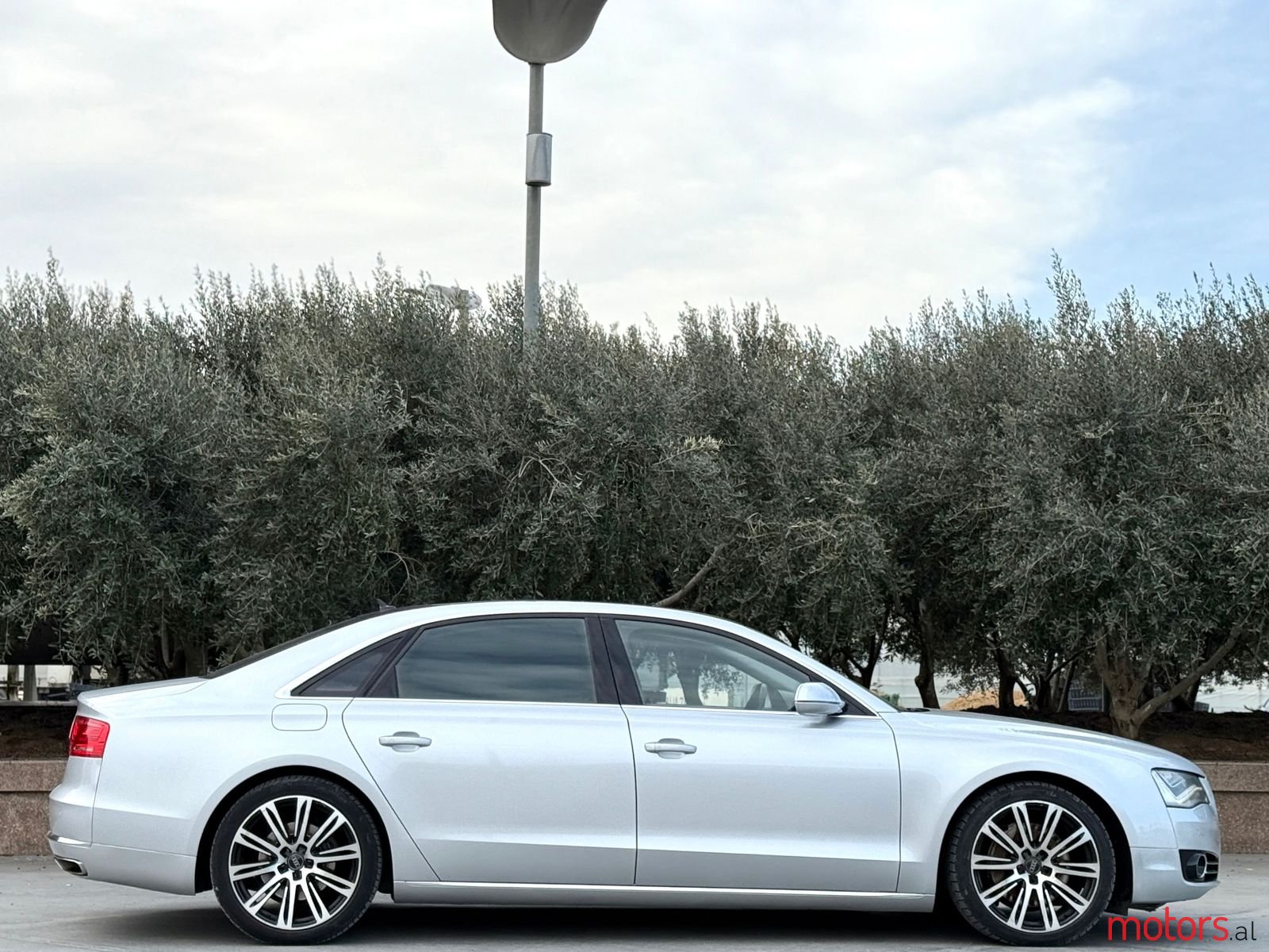 2012' Audi A8 photo #4